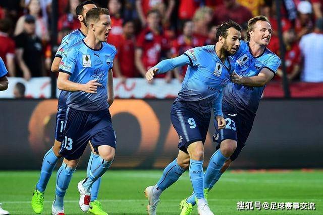 湖人季前赛篮板失利，新增内线球员与交易策略应对困境